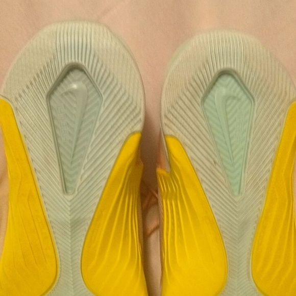 Nike women's Metcon 8 cross training athletic shoes Arctic Orange Volt size 9.5 - Picture 6 of 10